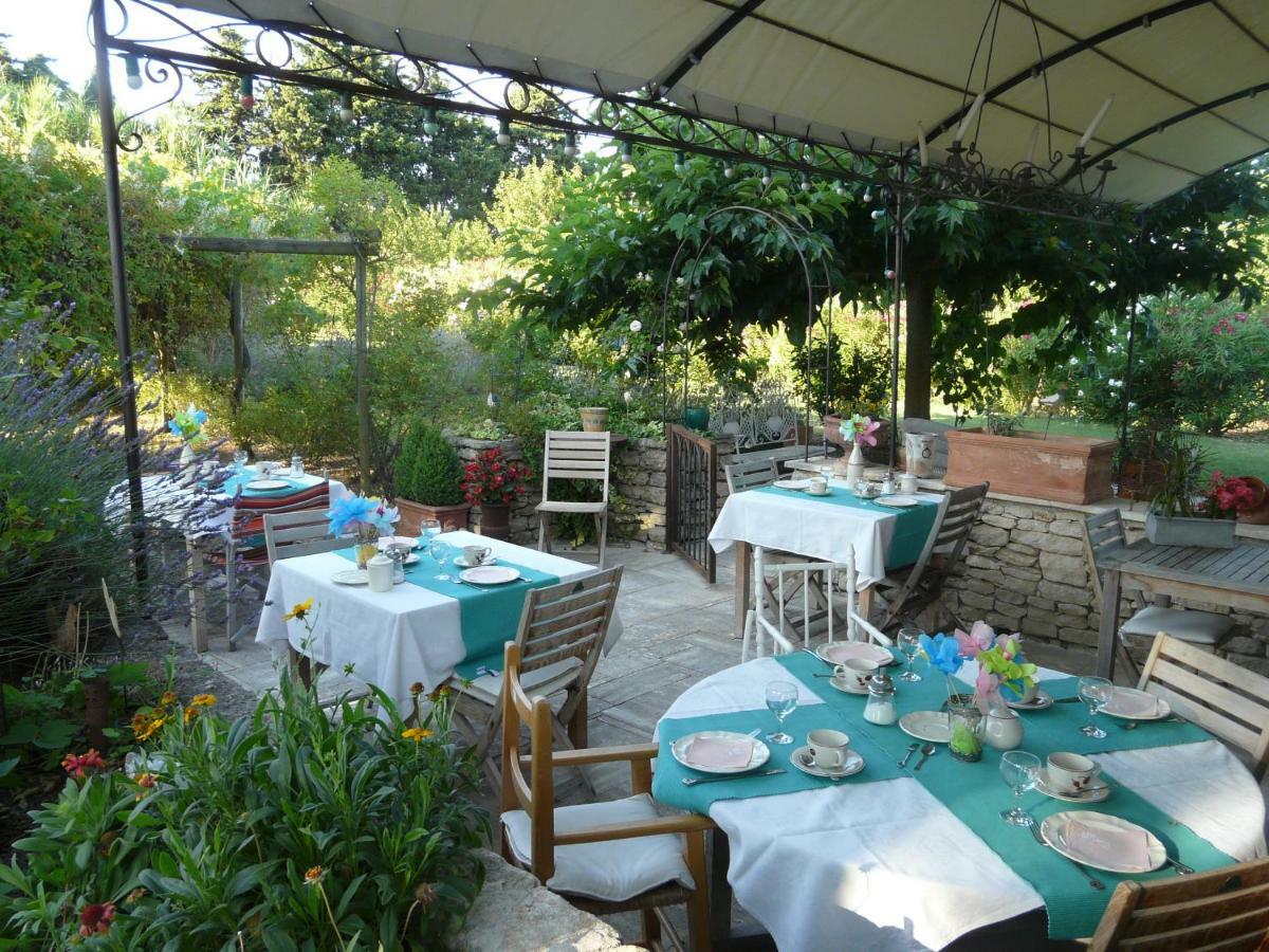 La Capucine Bed & Breakfast Lagnes ภายนอก รูปภาพ